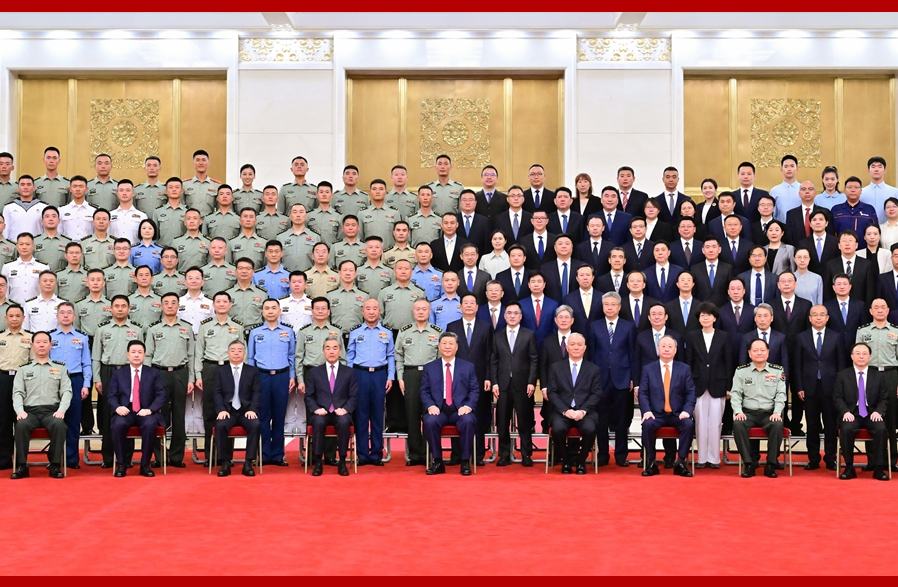 习近平亲切接见抗战胜利80周年纪念活动筹办工作各方面代表