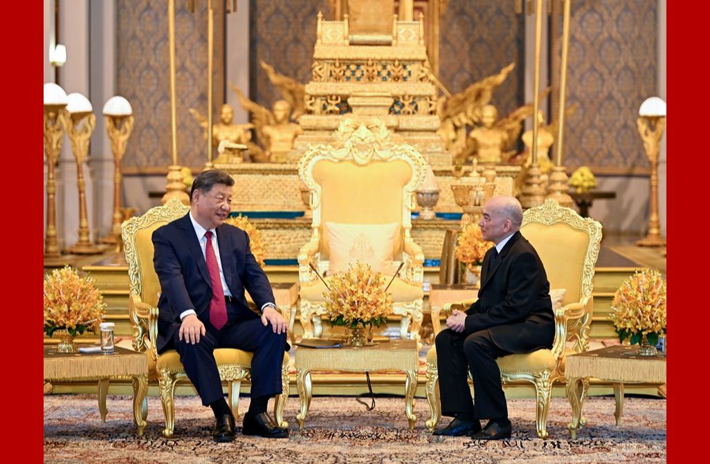 习近平会见柬埔寨国王西哈莫尼
