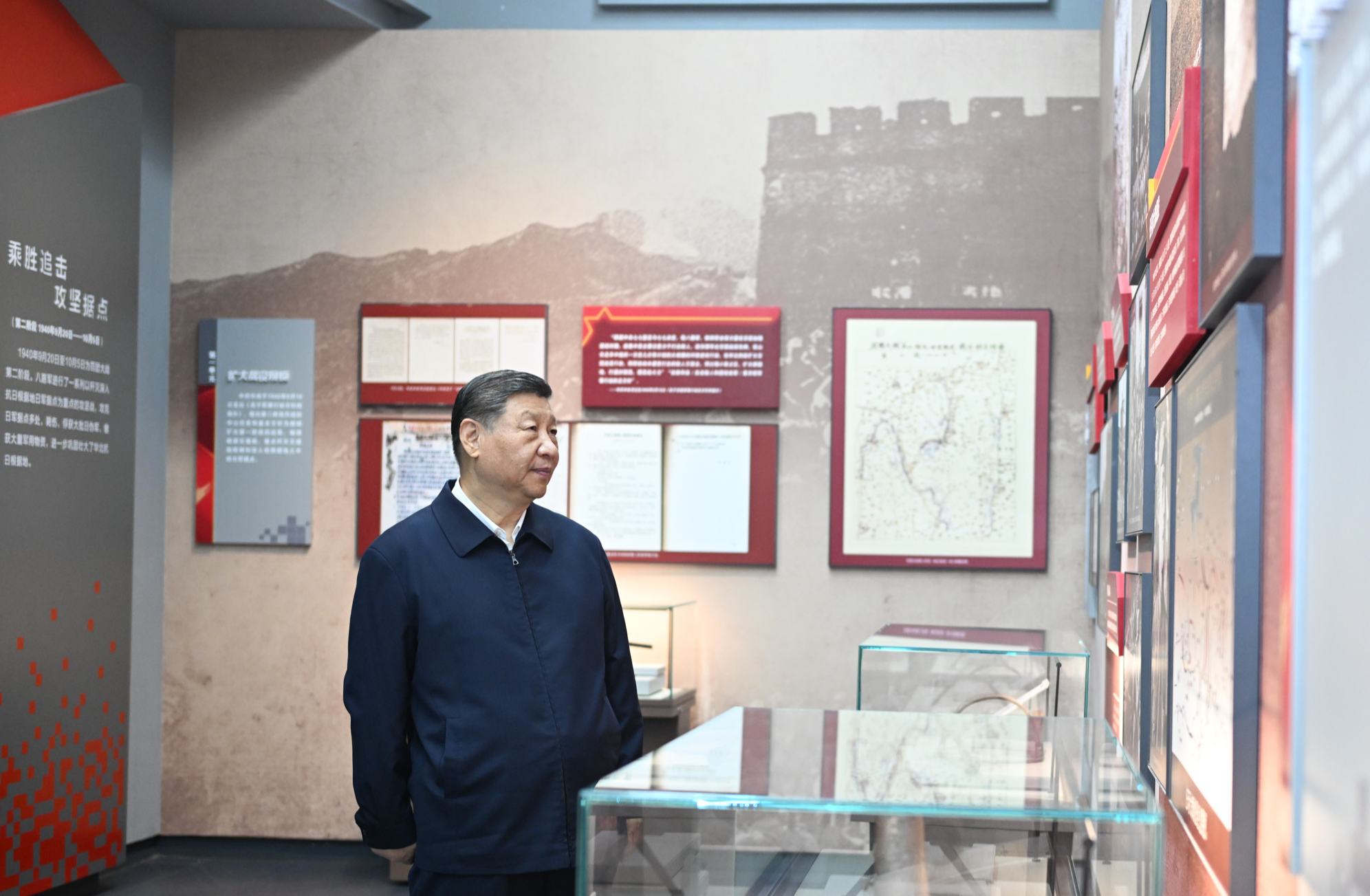 习近平在山西阳泉市向抗战烈士敬献花篮并参观百团大战纪念馆