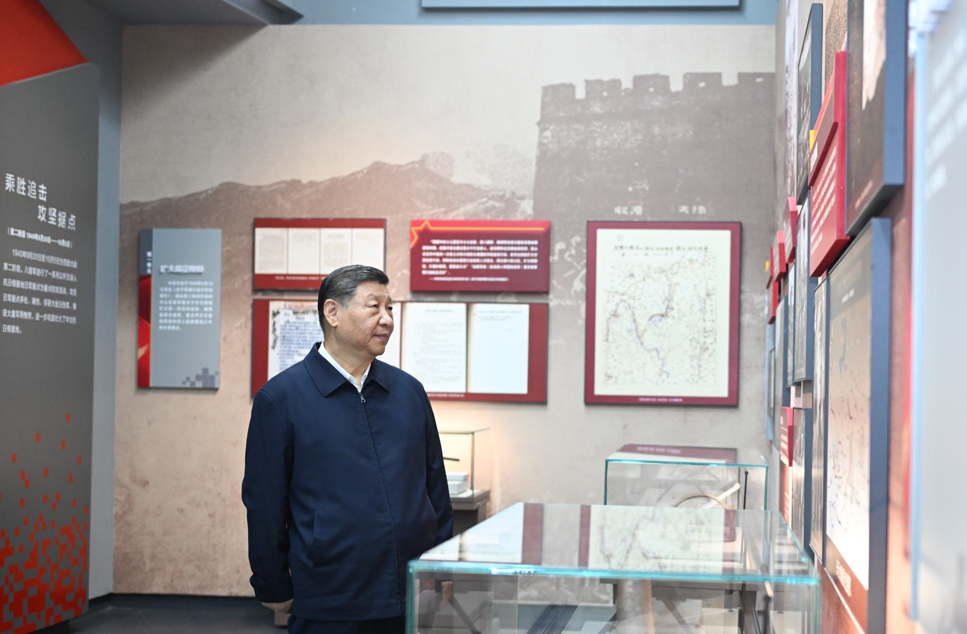 习近平在山西阳泉市向抗战烈士敬献花篮并参观百团大战纪念馆