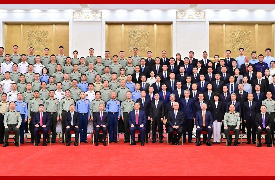习近平亲切接见抗战胜利80周年纪念活动筹办工作各方面代表