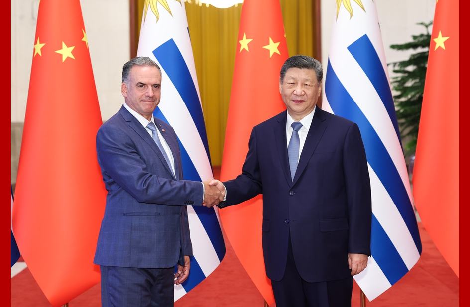 习近平同乌拉圭总统奥尔西举行会谈