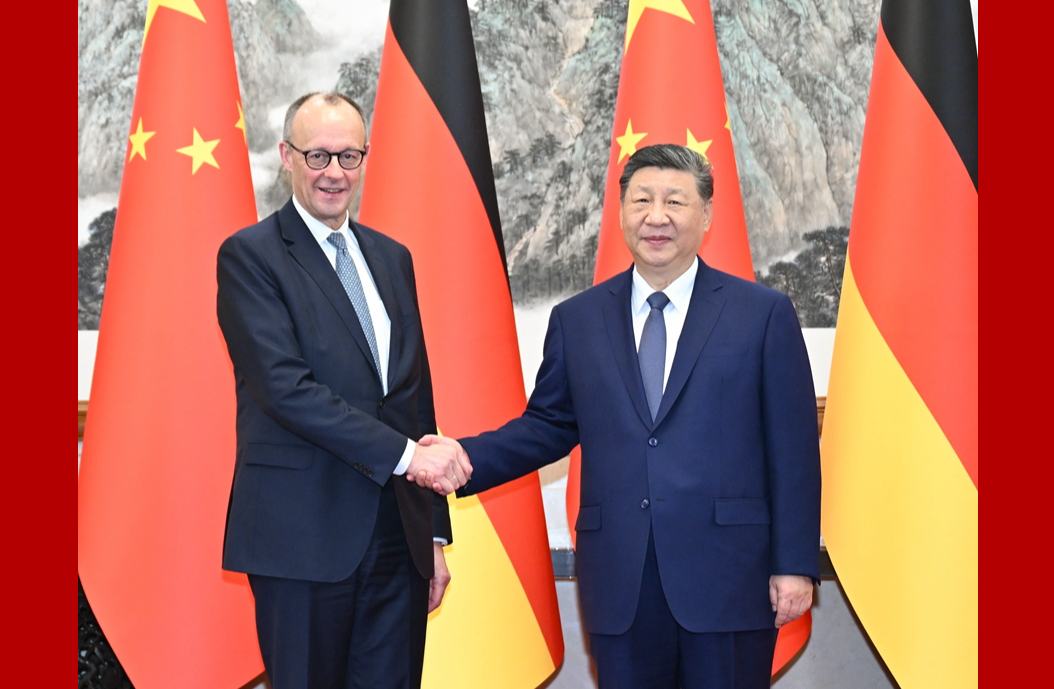 习近平会见德国总理默茨