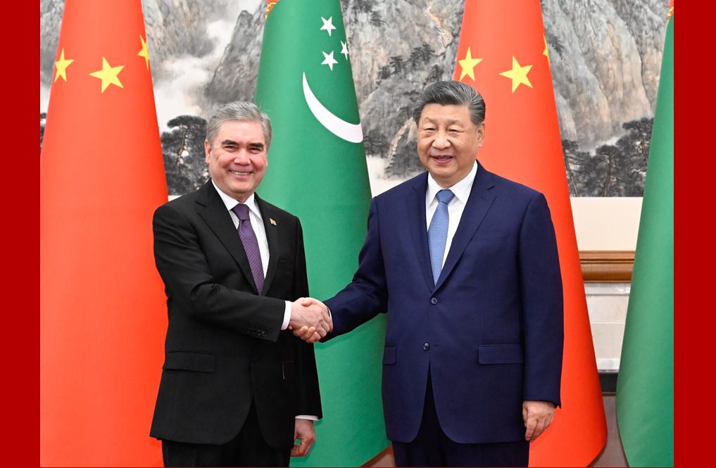 习近平会见土库曼斯坦民族领袖、人民委员会主席别尔德穆哈梅多夫