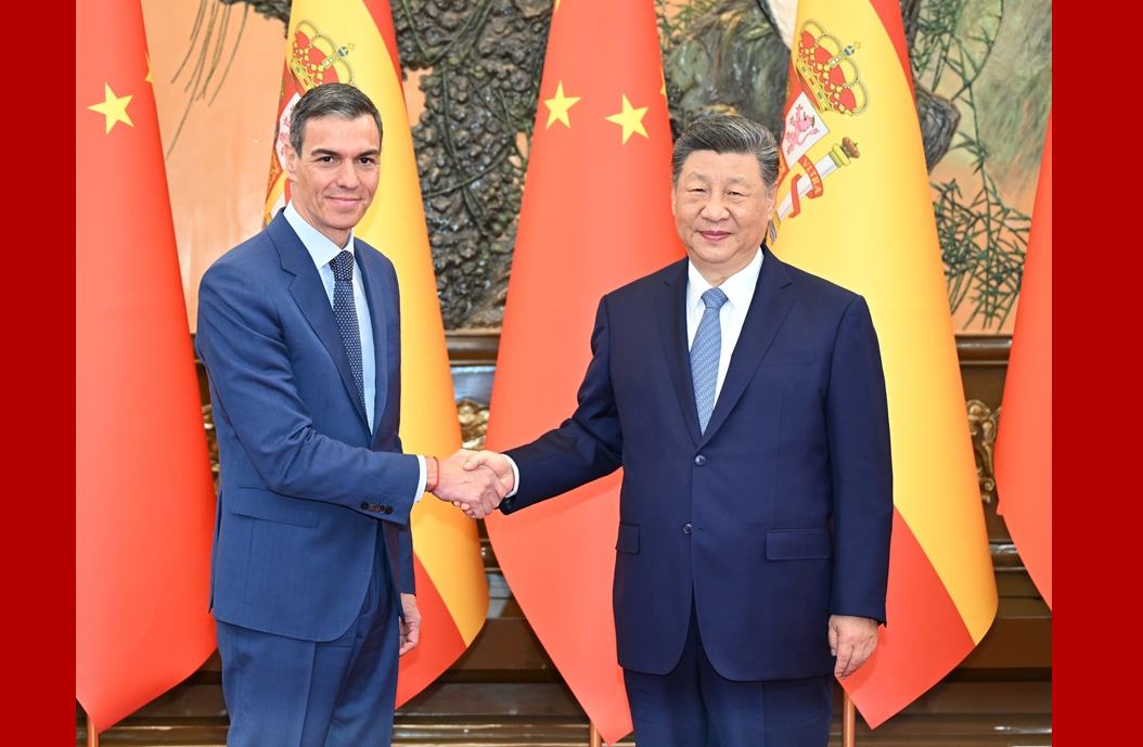 习近平会见西班牙首相桑切斯