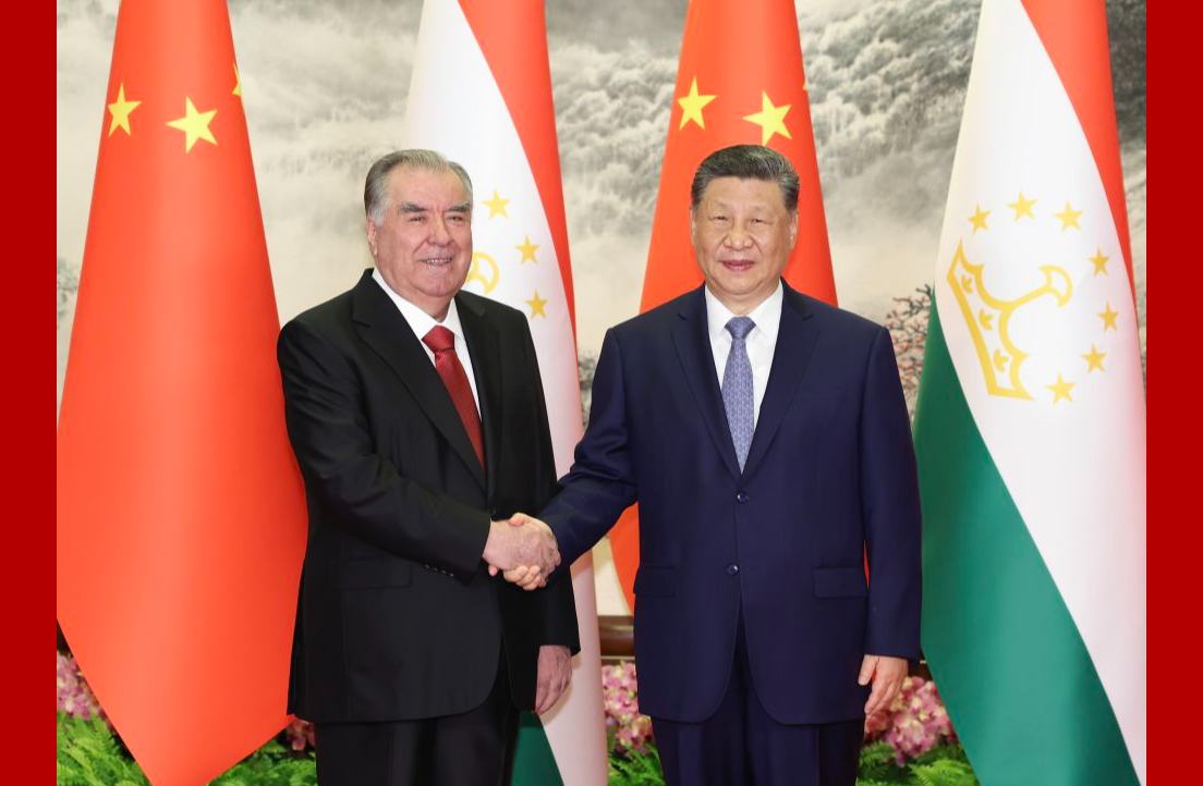 习近平同塔吉克斯坦总统拉赫蒙举行会谈
