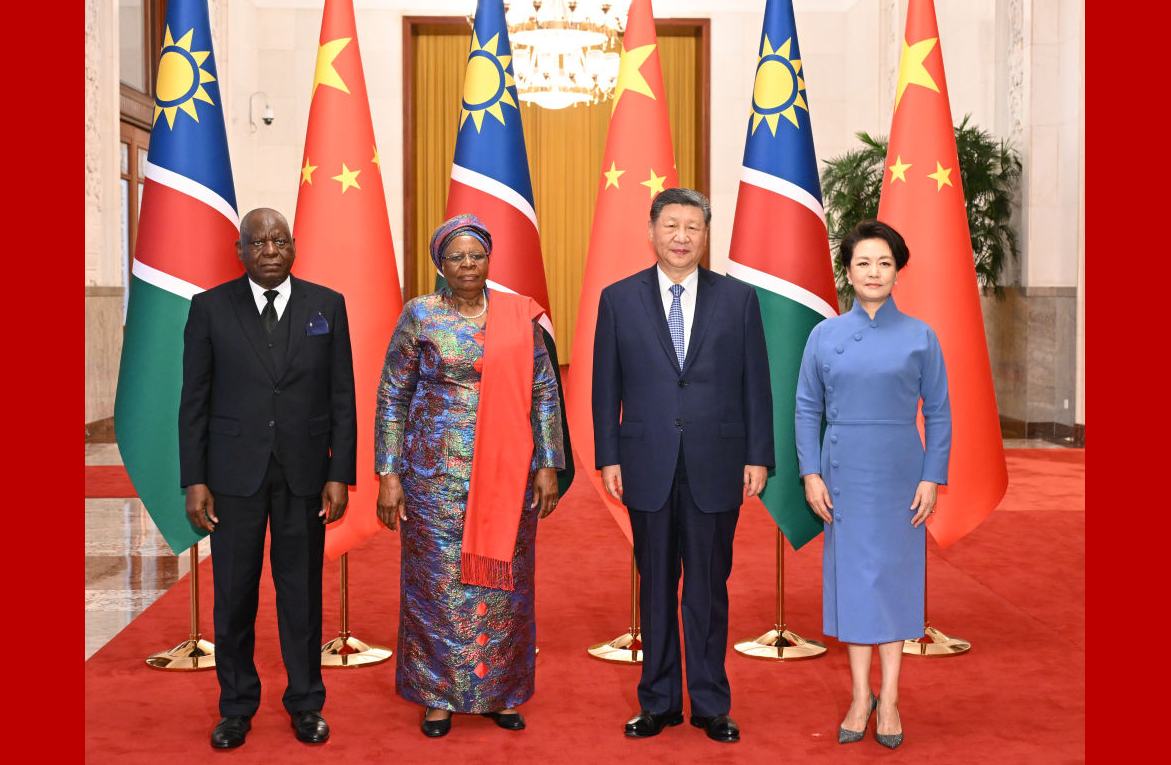 习近平同纳米比亚总统恩代特瓦会谈