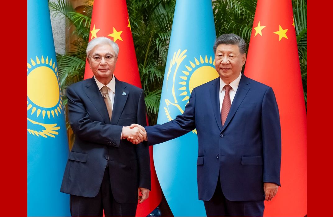 习近平会见哈萨克斯坦总统托卡耶夫