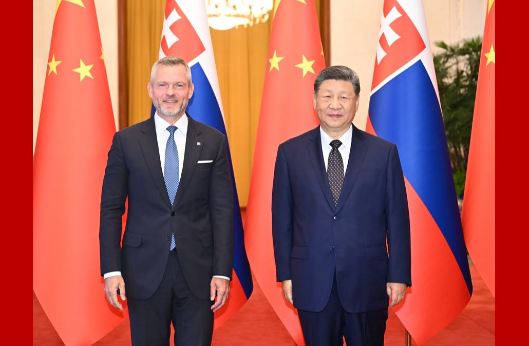 习近平同斯洛伐克总统佩列格里尼会谈