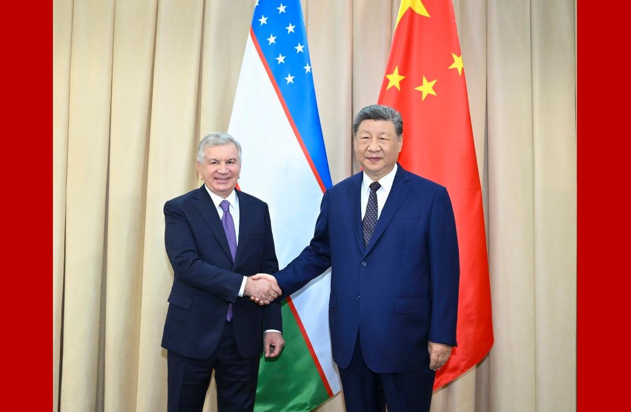 习近平会见乌兹别克斯坦总统米尔济约耶夫